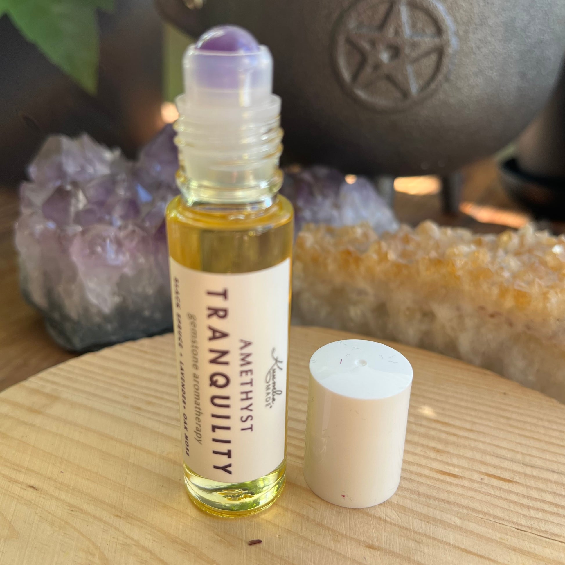 A soothing ritual in a bottle. Blended with organic coconut oil, infused with soft lavender & vanilla bean, with the stabilising energy of an amethyst crystal tip