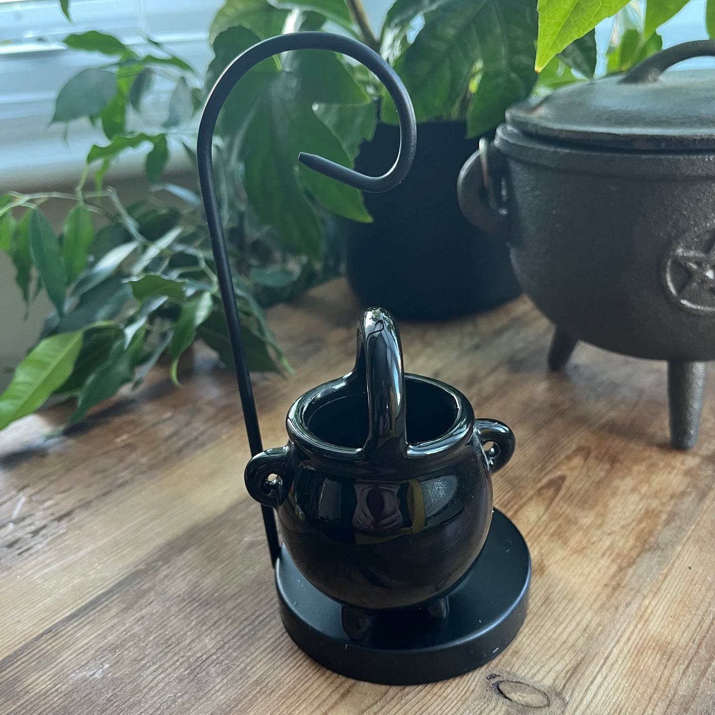Hanging Cauldron oil burner