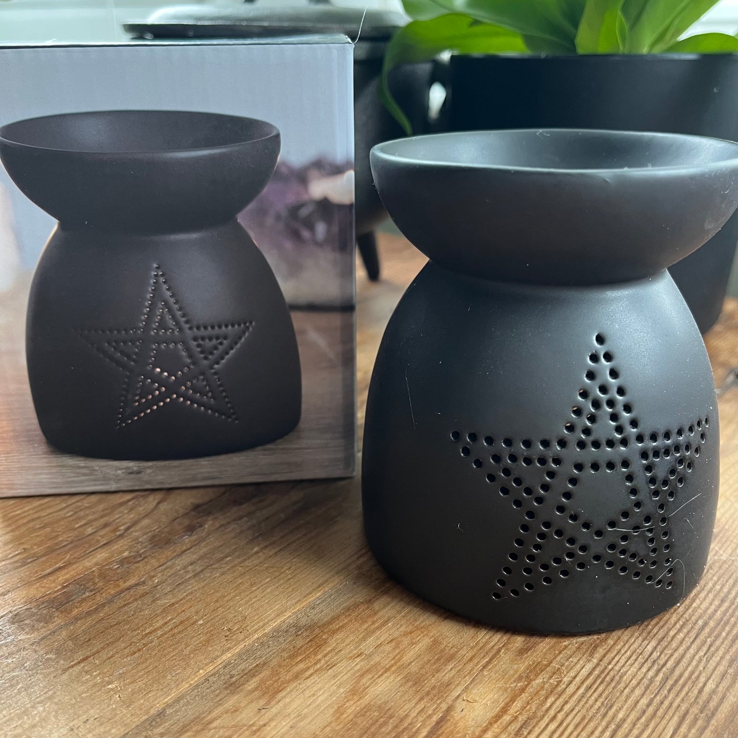  Boxed Black ceramic oil burner, featuring a pentagram cutout design and a smooth matte finish.