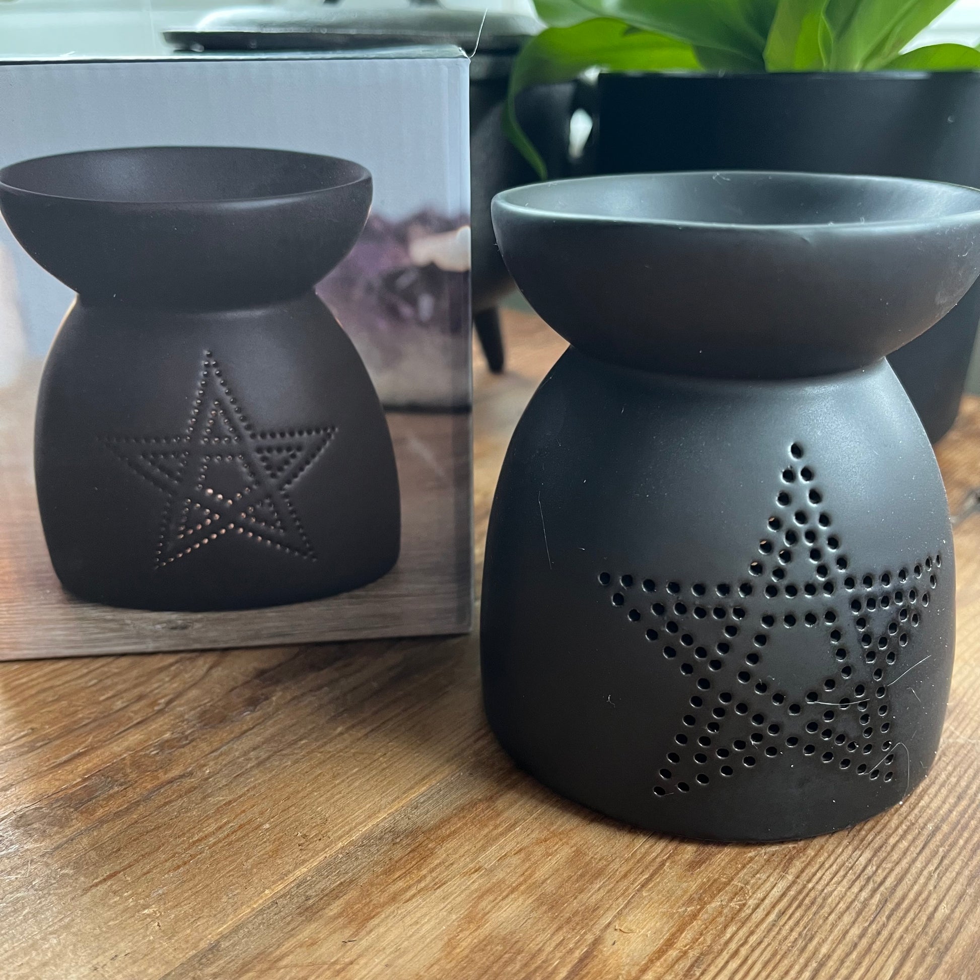  Boxed Black ceramic oil burner, featuring a pentagram cutout design and a smooth matte finish.